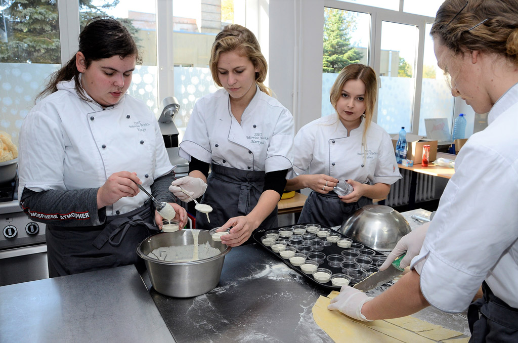 Technikum Gastronomiczne W Tomaszowie Mazowieckim Technikum żywienia i usług gastronomicznych - ZSET w Rakowicach Wielkich